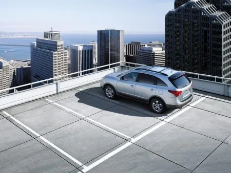 Dachterrasse, die für Fahrzeuge zugänglich ist (Parkplatz)