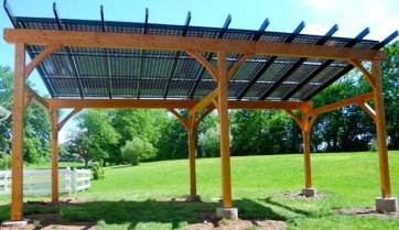 Beispiel für ein Dach mit photovoltaischer Solarenergie